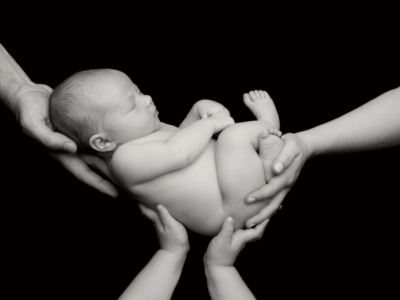 NEWBORN BABY Newborn with hands
